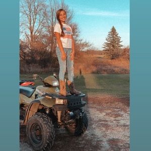 Meet your Posher, Ava